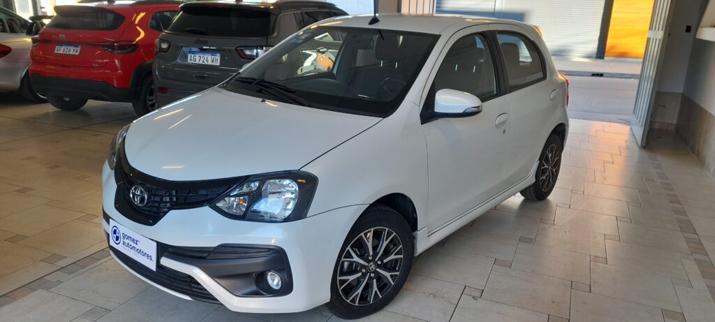 TOYOTA ETIOX XS