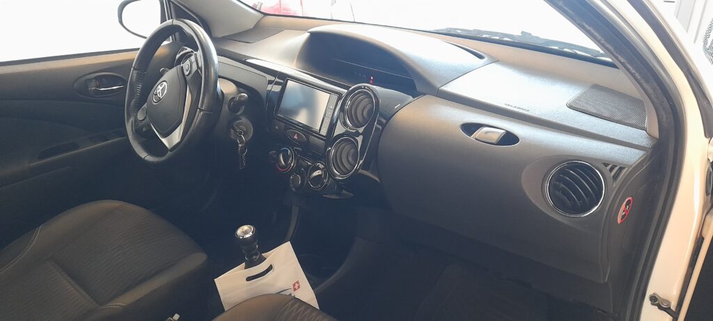 TOYOTA ETIOX XS