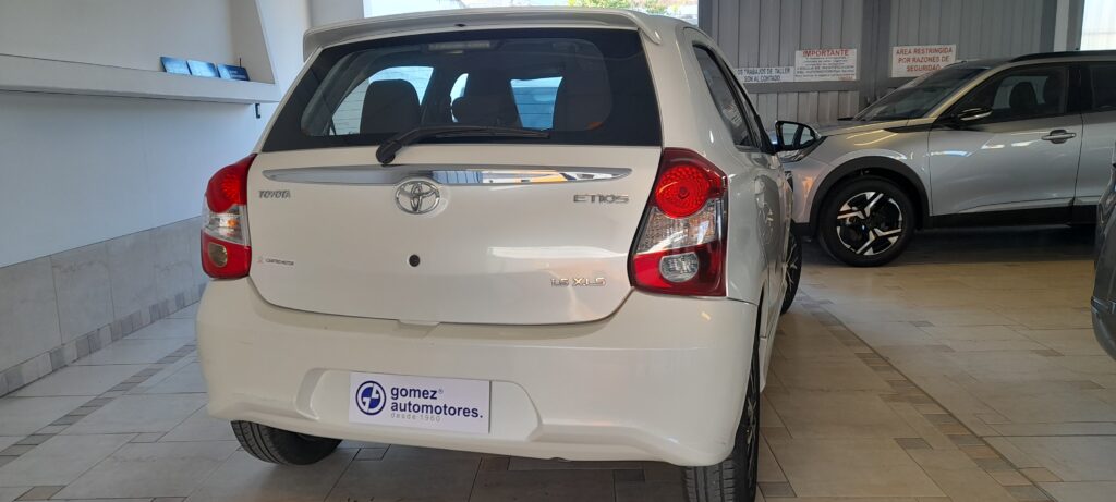TOYOTA ETIOX XS
