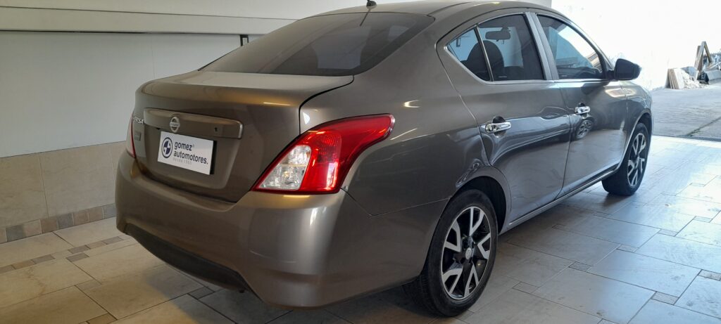NISSAN VERSA