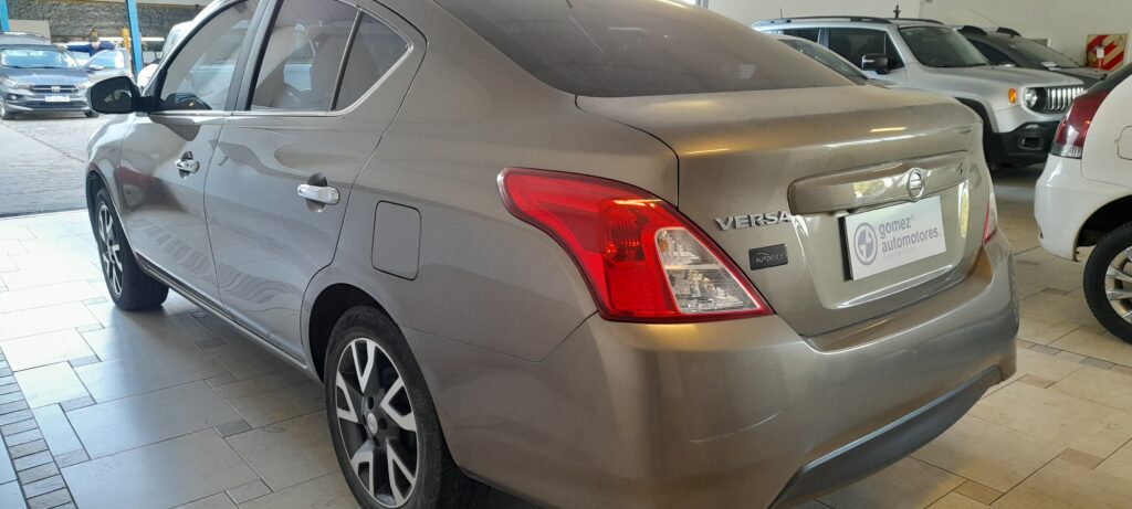 NISSAN VERSA