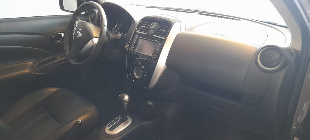 NISSAN VERSA
