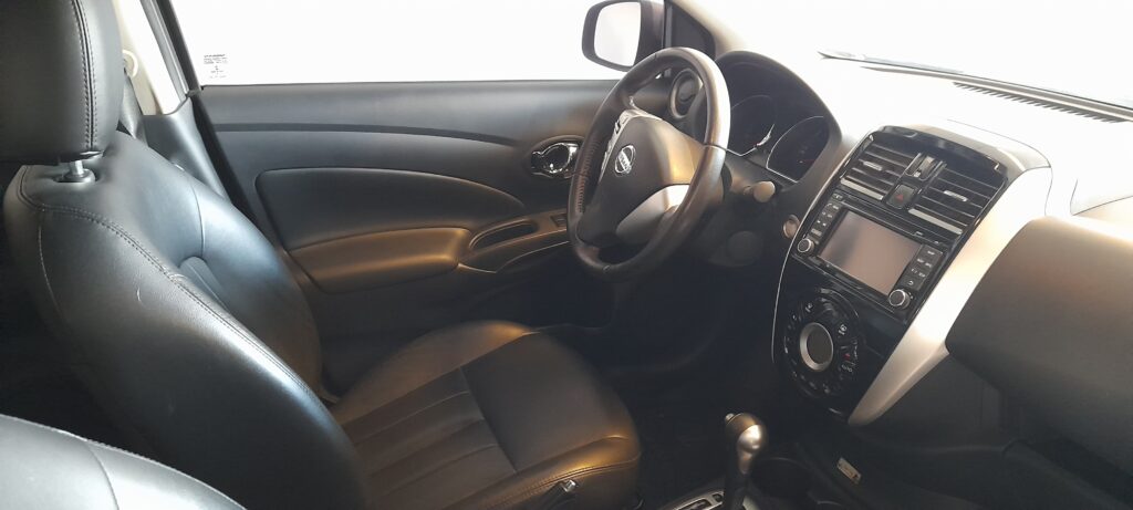 NISSAN VERSA