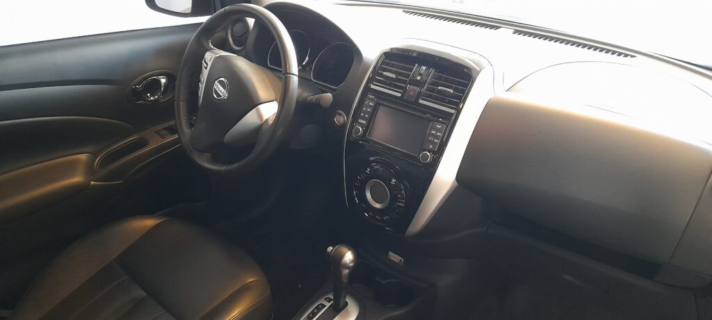 NISSAN VERSA