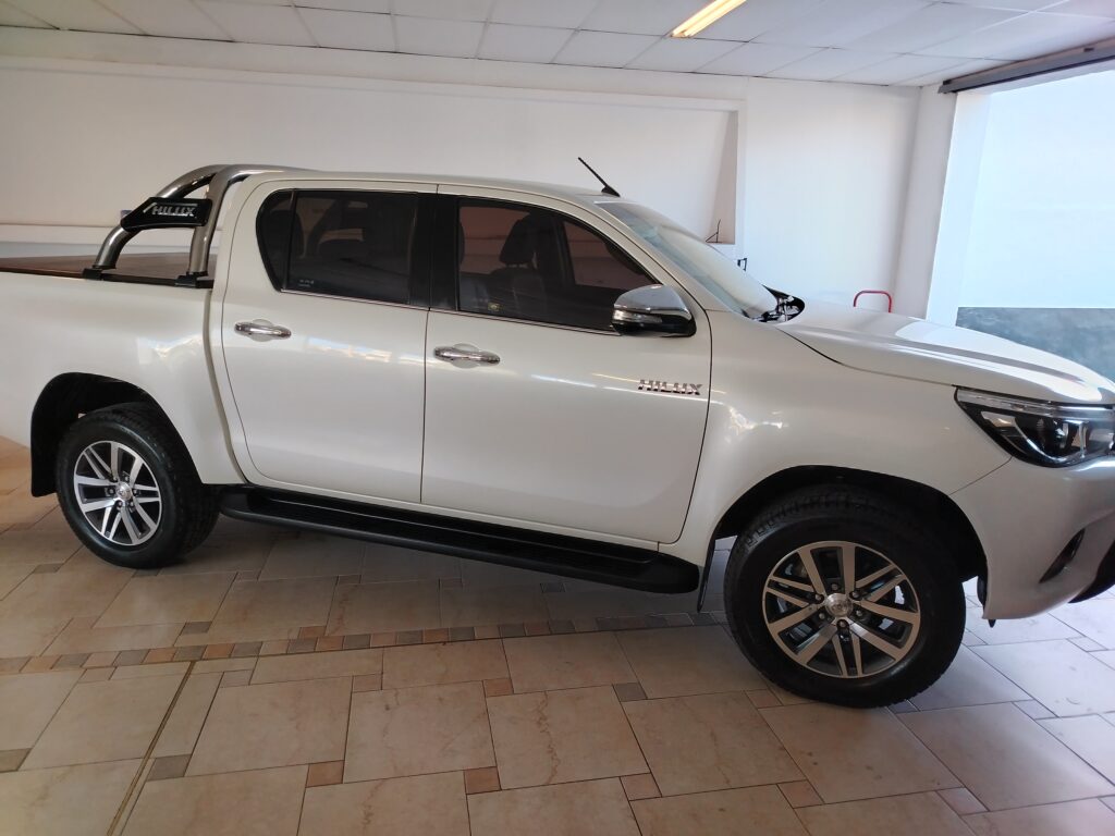 TOYOTA HILUX SRX