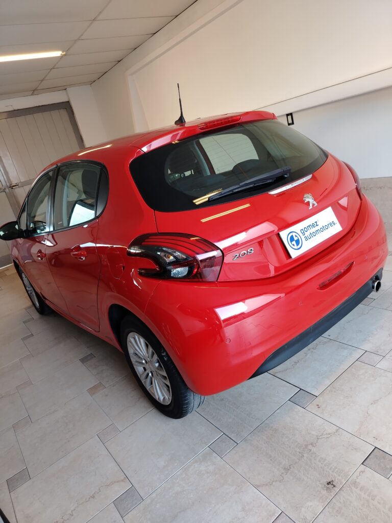 PEUGEOT 208 ALLURE