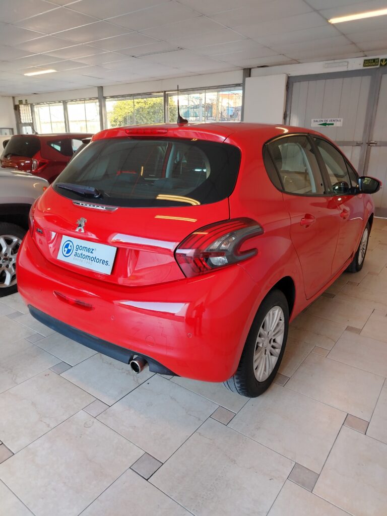 PEUGEOT 208 ALLURE