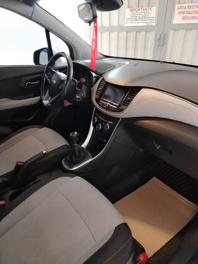 CHEVROLET TRACKER LTZ