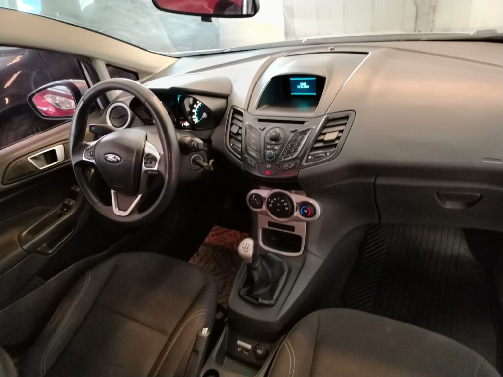 FORD FIESTA KD SE