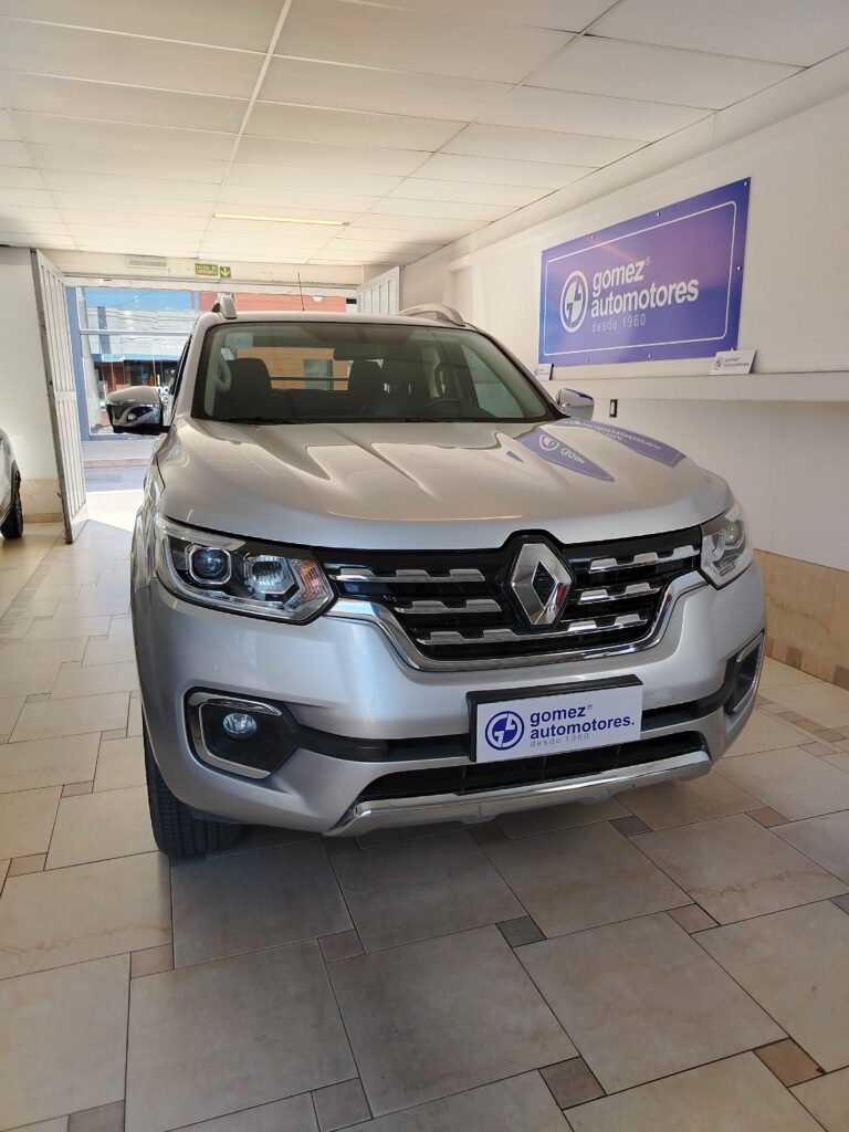 RENAULT ALASKAN ICONIC
