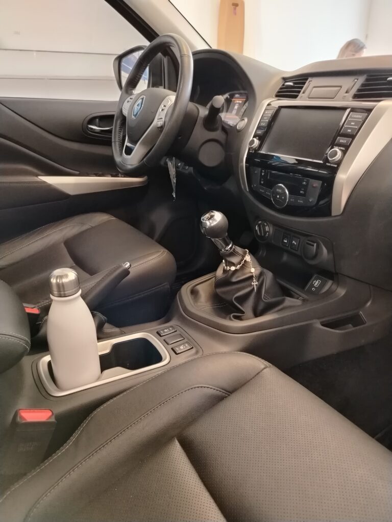 RENAULT ALASKAN ICONIC