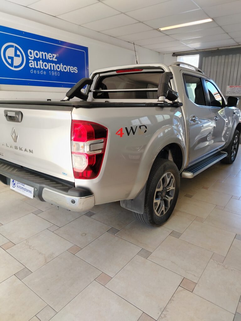 RENAULT ALASKAN ICONIC