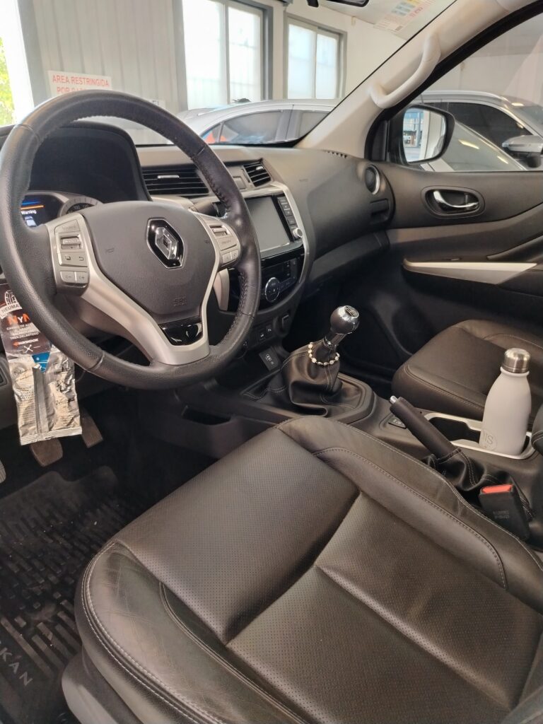 RENAULT ALASKAN ICONIC