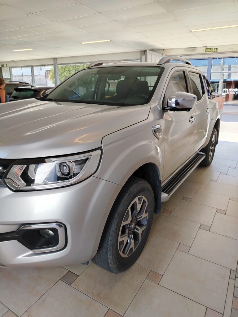 RENAULT ALASKAN ICONIC