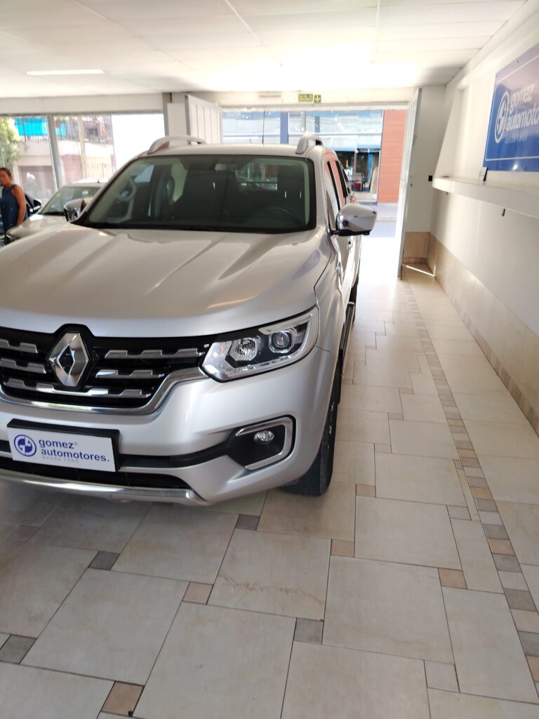 RENAULT ALASKAN ICONIC