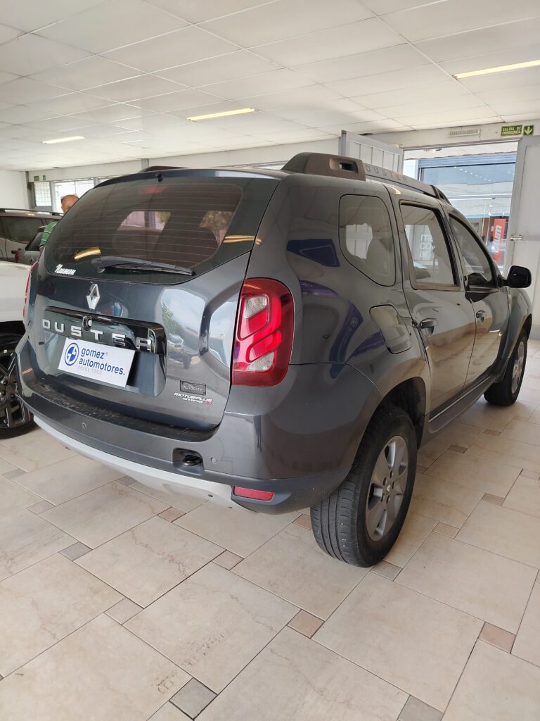 RENAULT DUSTER