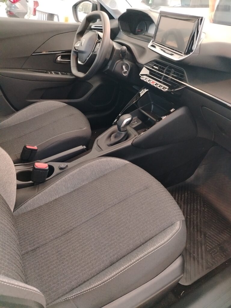 PEUGEOT 208 ALLURE AT