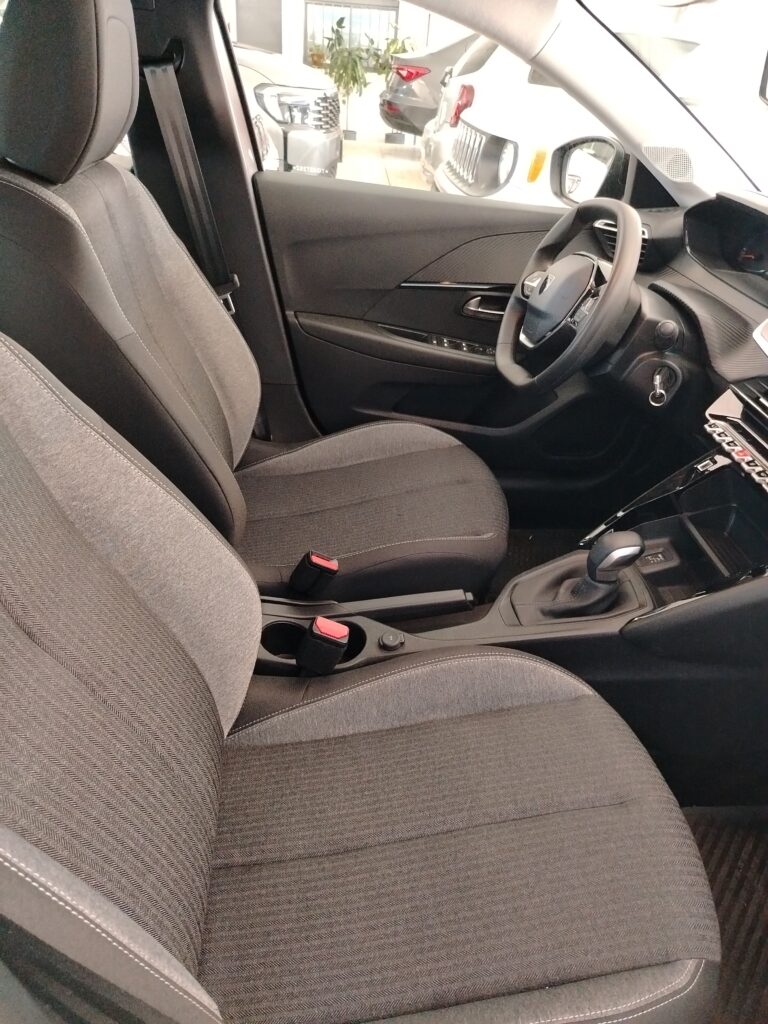 PEUGEOT 208 ALLURE AT