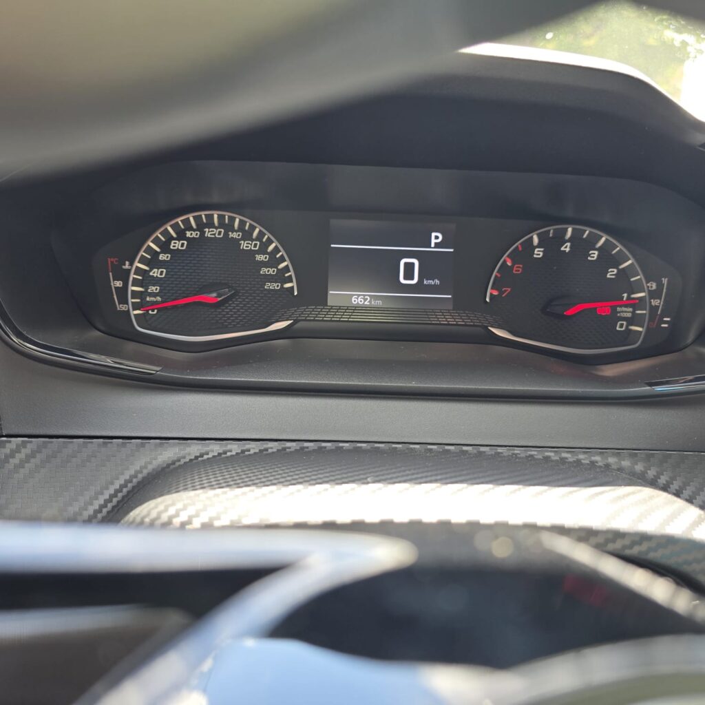 PEUGEOT 208 ALLURE AT