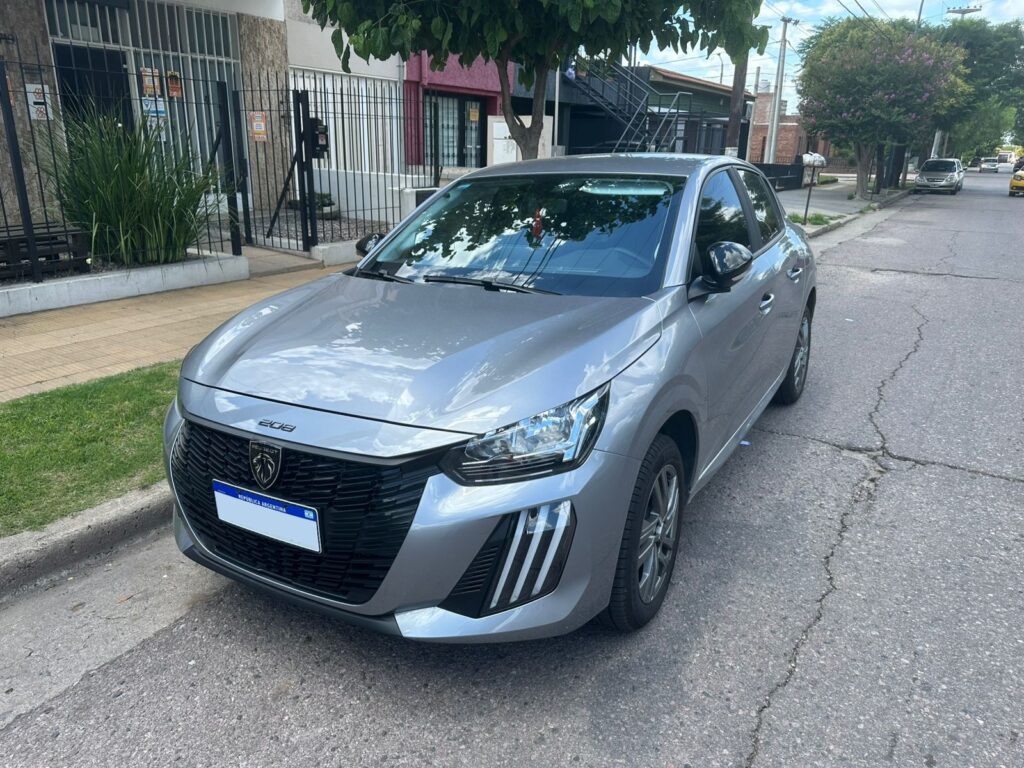 PEUGEOT 208 ALLURE AT