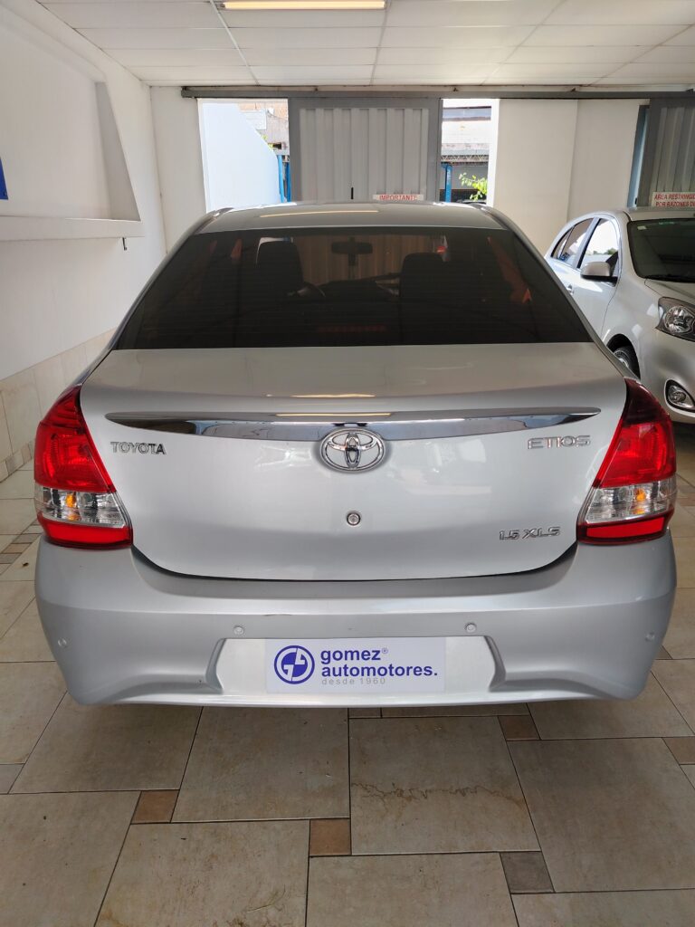 TOYOTA ETIOS XLS MT