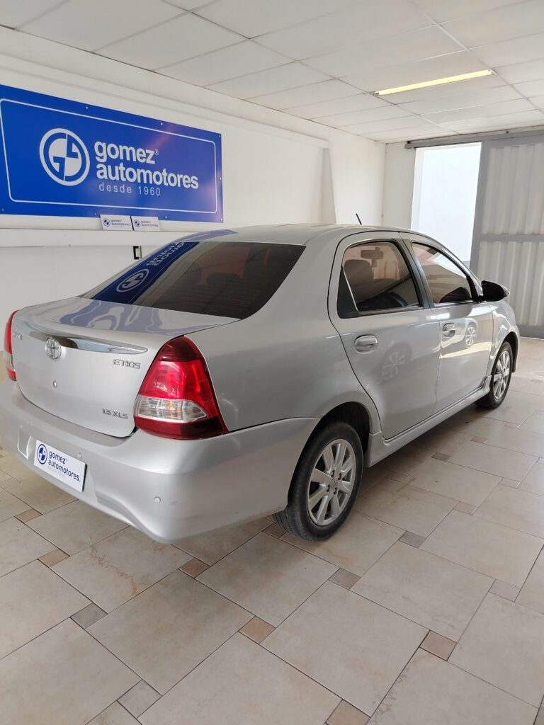 TOYOTA ETIOS XLS MT