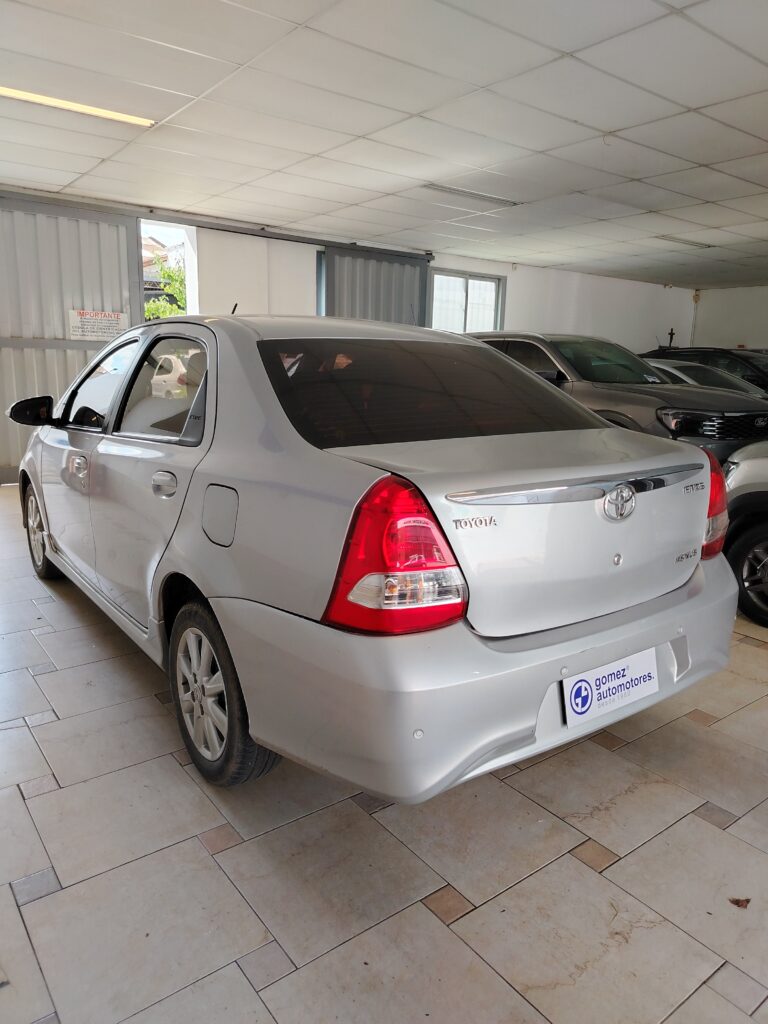 TOYOTA ETIOS XLS MT