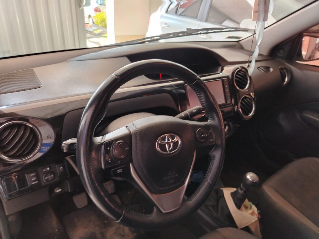 TOYOTA ETIOS XLS MT