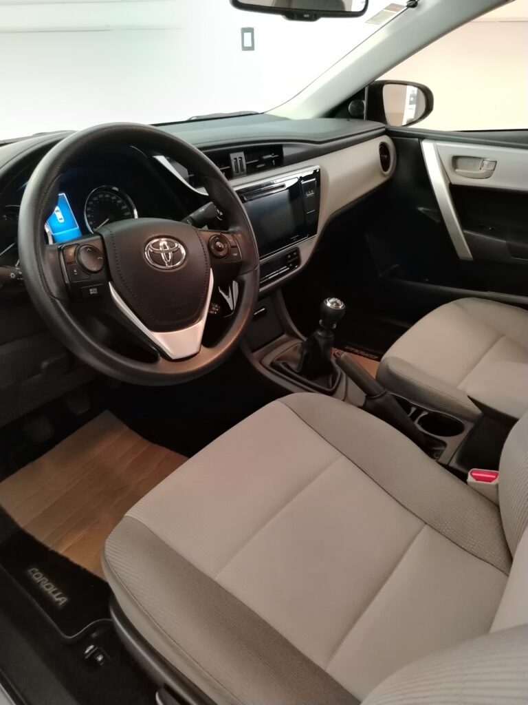 TOYOTA COROLLA XEI MT