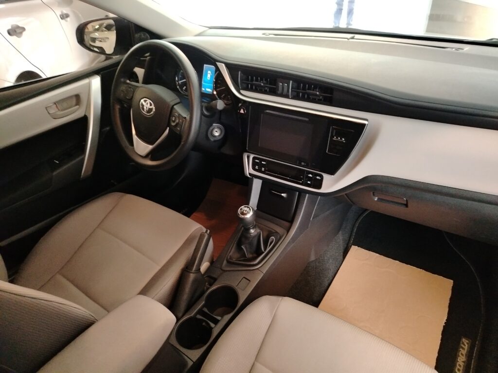 TOYOTA COROLLA XEI MT