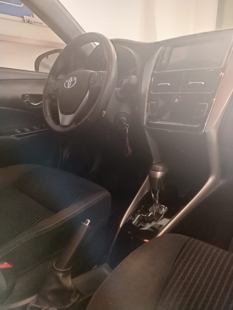 TOYOTA YARIS XLS CVT