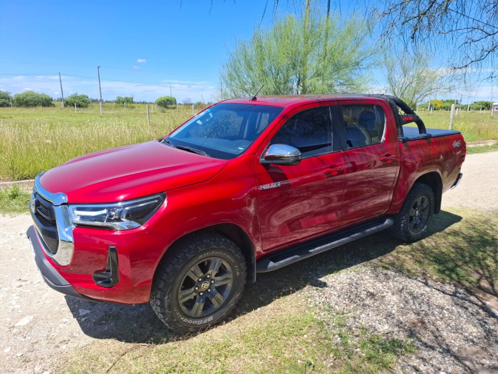 TOYOTA HILUX SRV 4X4