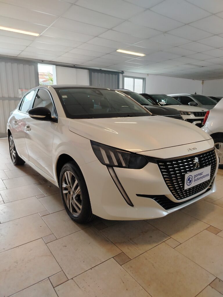 PEUGEOT 208 FELINE AT