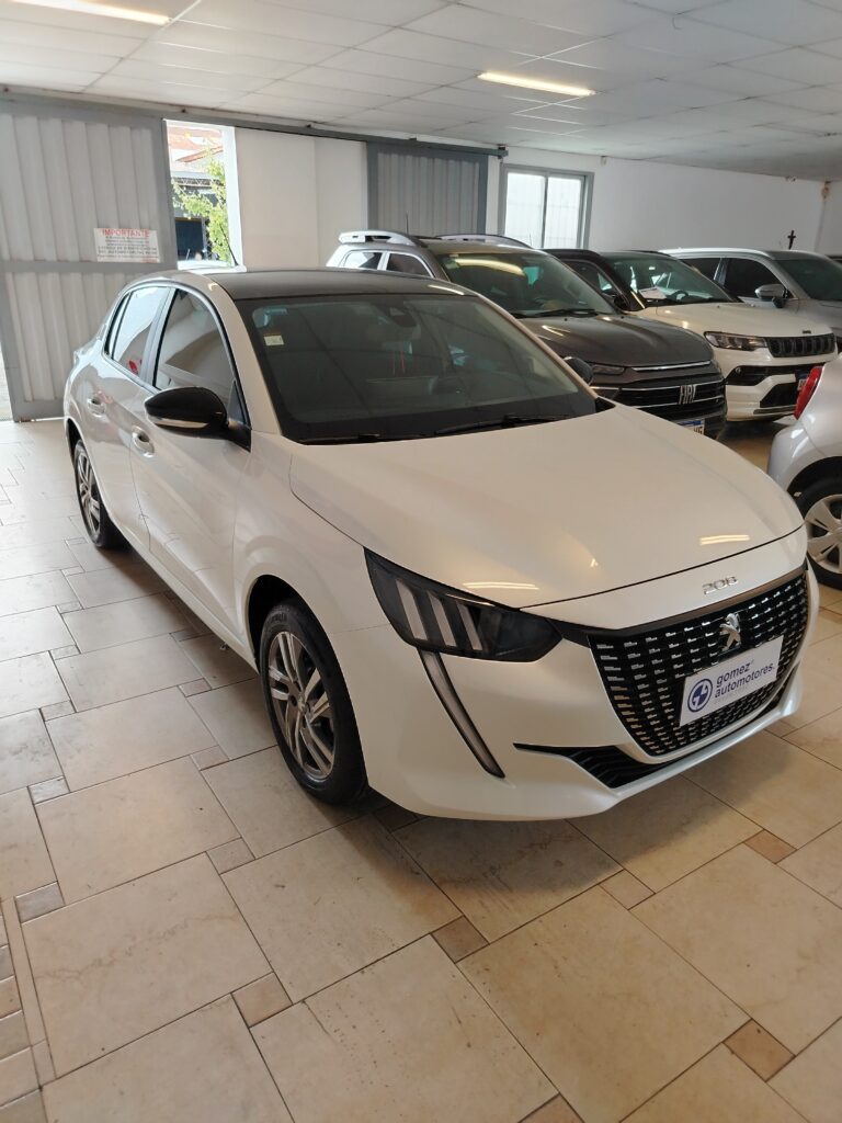 PEUGEOT 208 FELINE AT