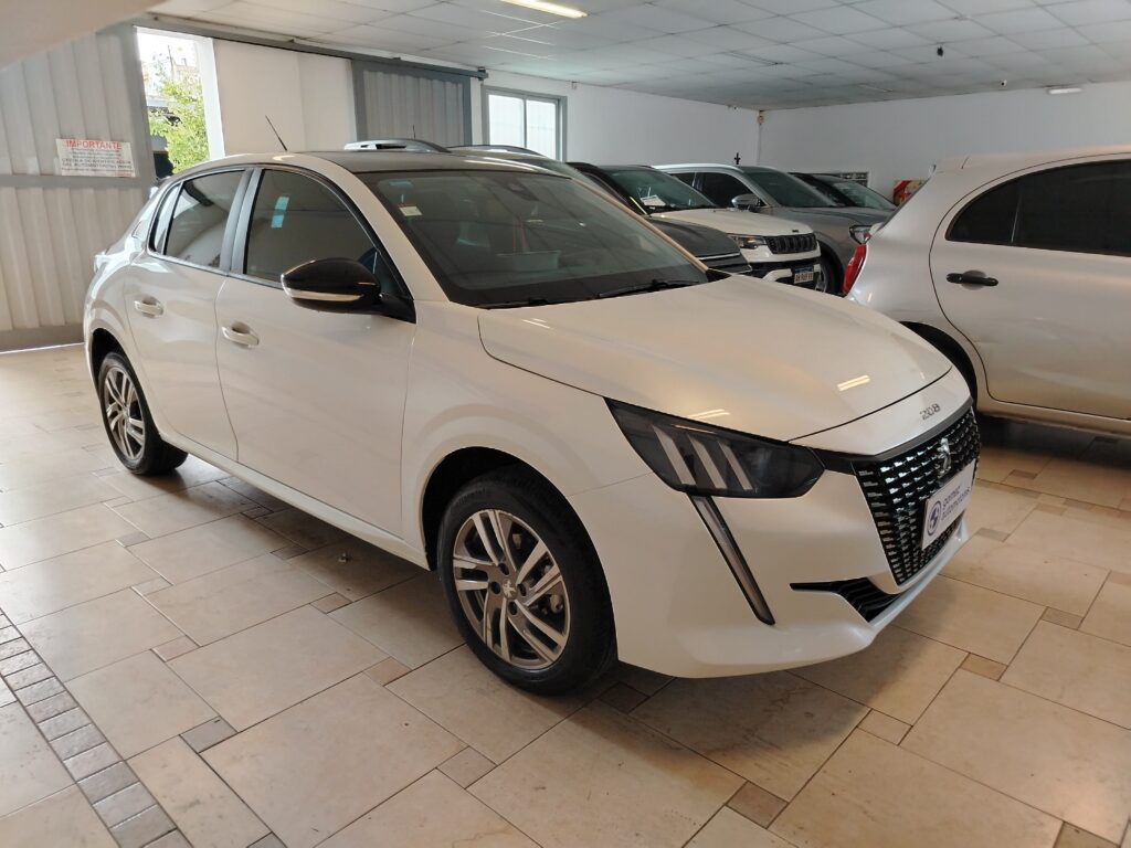 PEUGEOT 208 FELINE AT