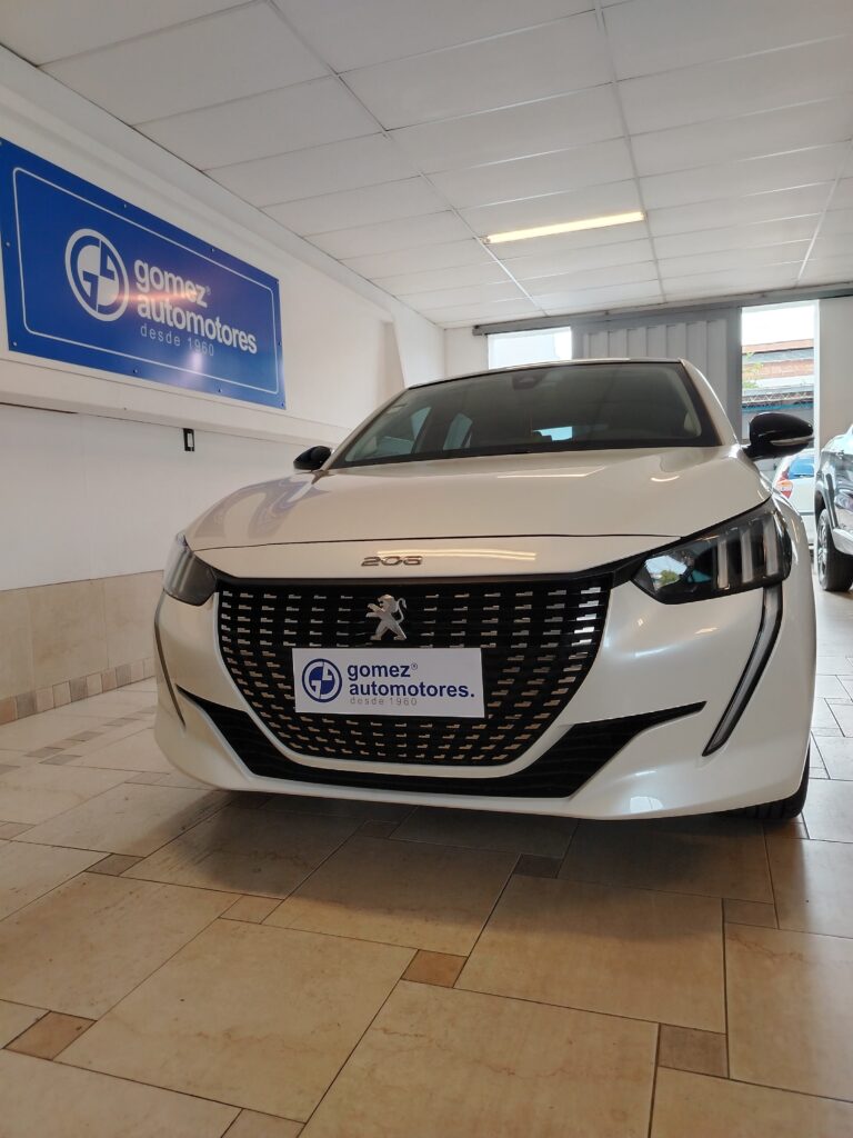 PEUGEOT 208 FELINE AT