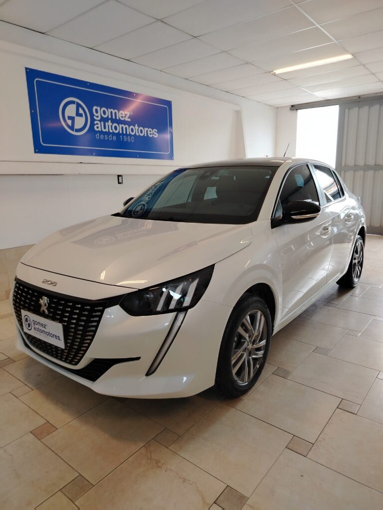 PEUGEOT 208 FELINE AT