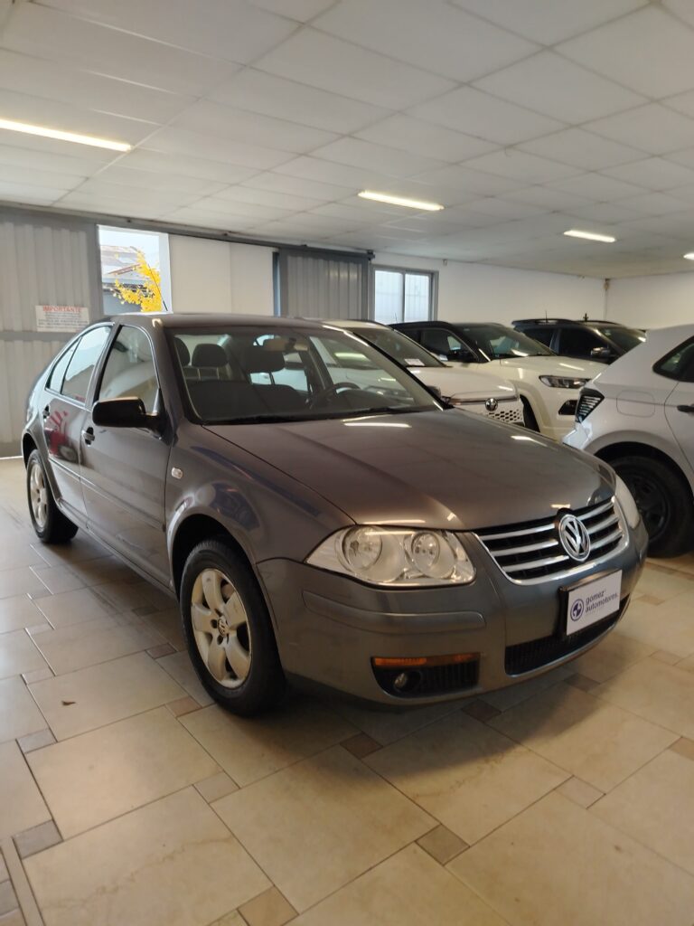 VOLKSWAGEN BORA TRENDLINE