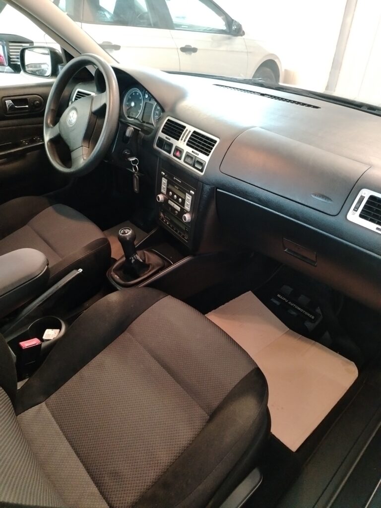 VOLKSWAGEN BORA TRENDLINE