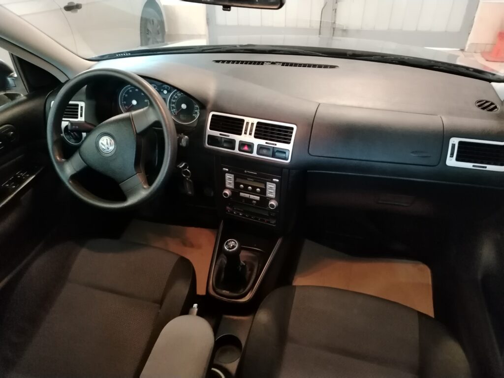 VOLKSWAGEN BORA TRENDLINE