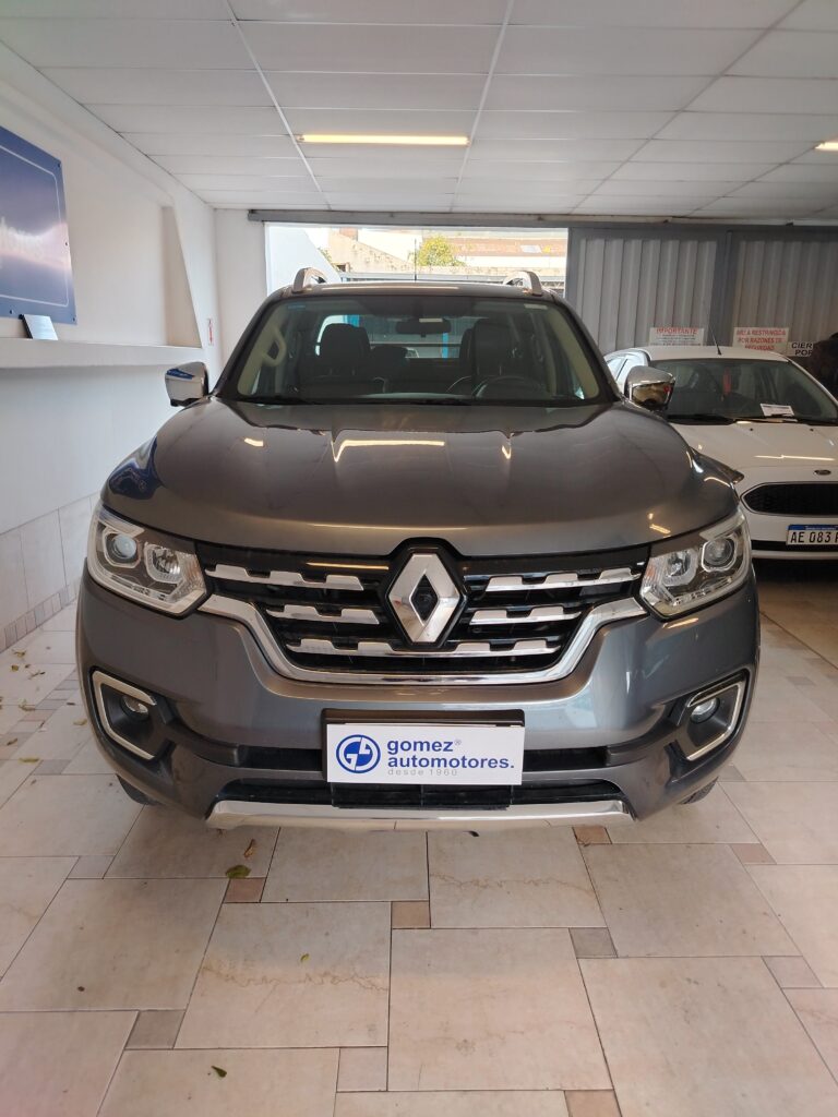 RENAULT ALASKAN ICONIC