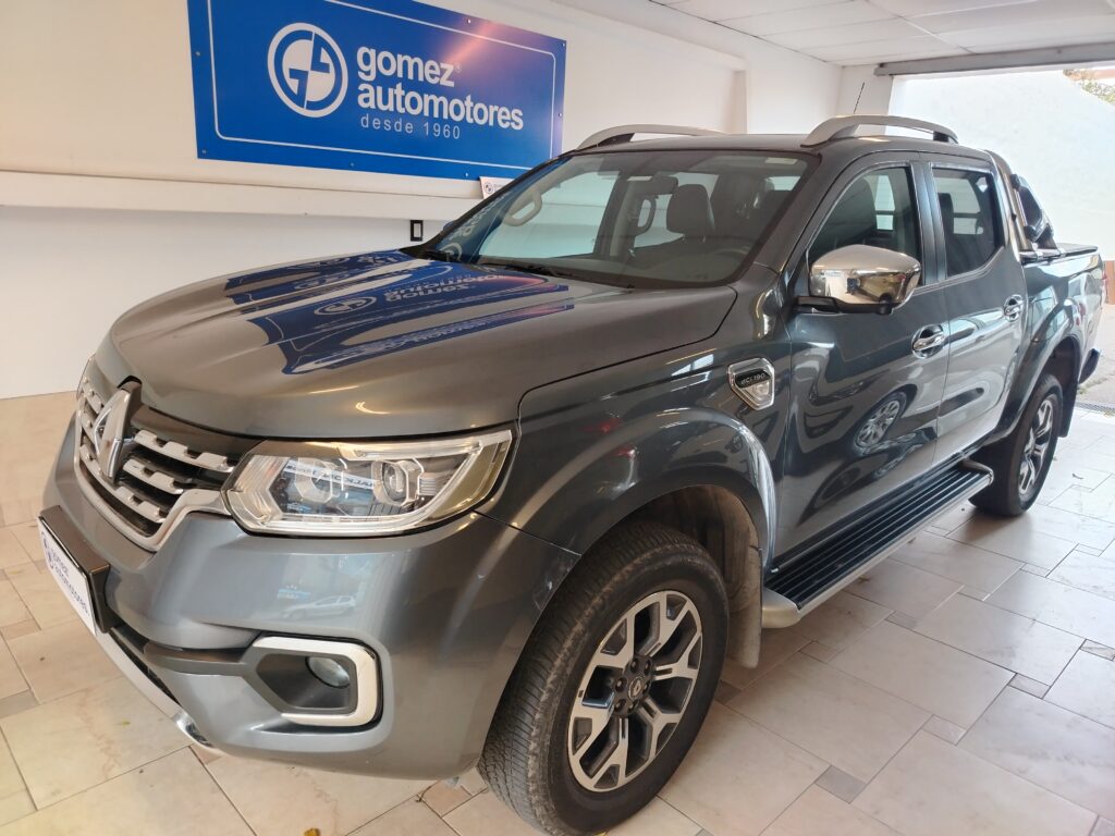 RENAULT ALASKAN ICONIC
