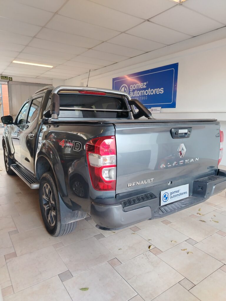RENAULT ALASKAN ICONIC