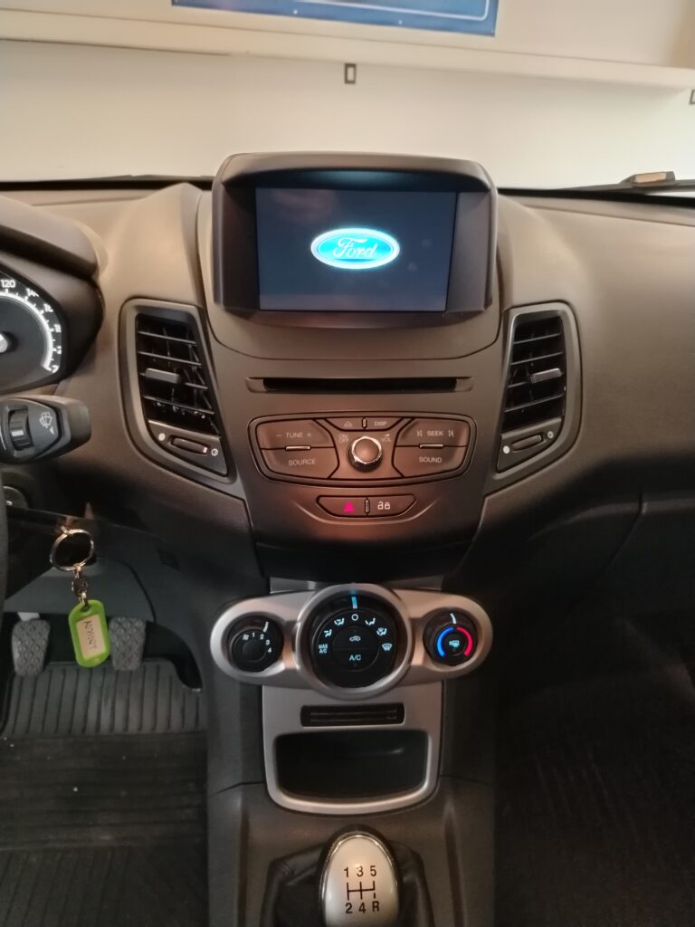 FORD FIESTA SE
