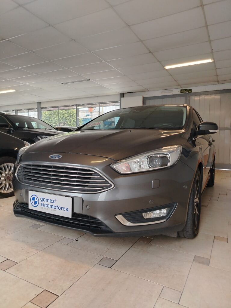 FORD FOCUS TITANIUM POWERSHIFT