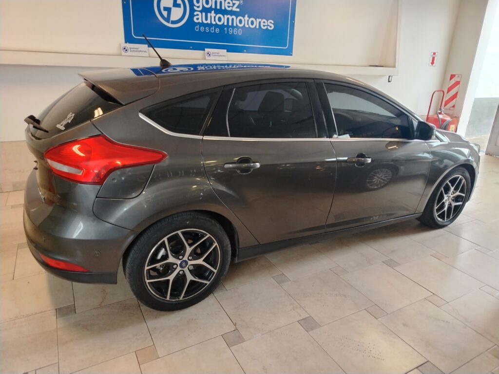 FORD FOCUS TITANIUM POWERSHIFT