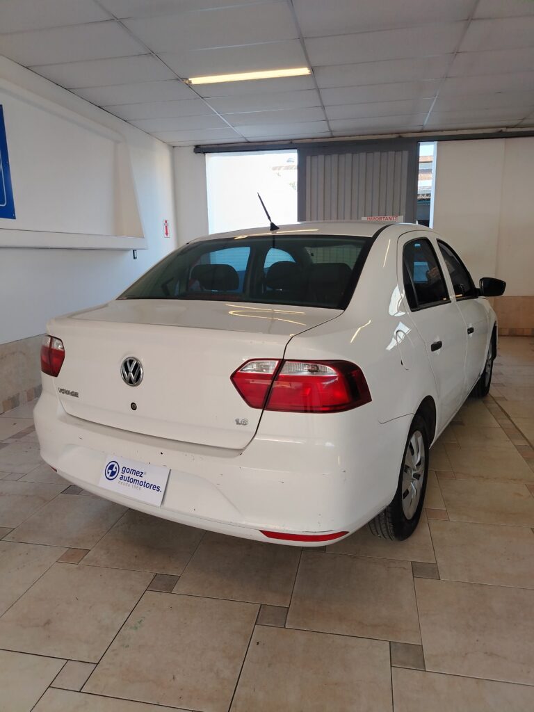 VOLKSWAGEN VOYAGE