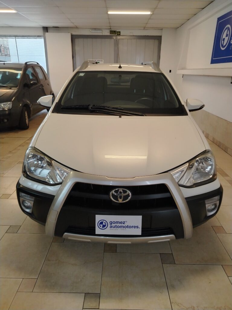 TOYOTA ETIOS CROSS