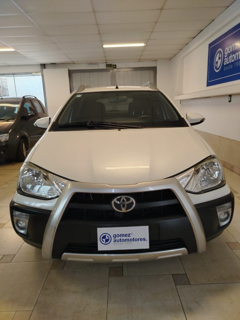 TOYOTA ETIOS CROSS