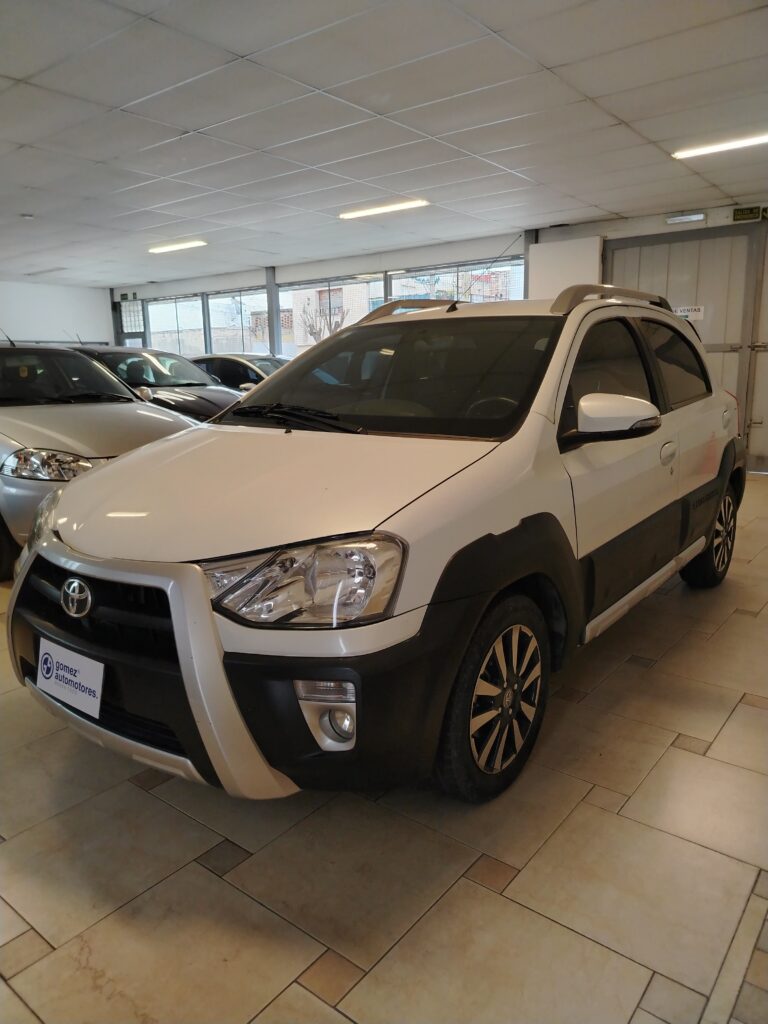 TOYOTA ETIOS CROSS